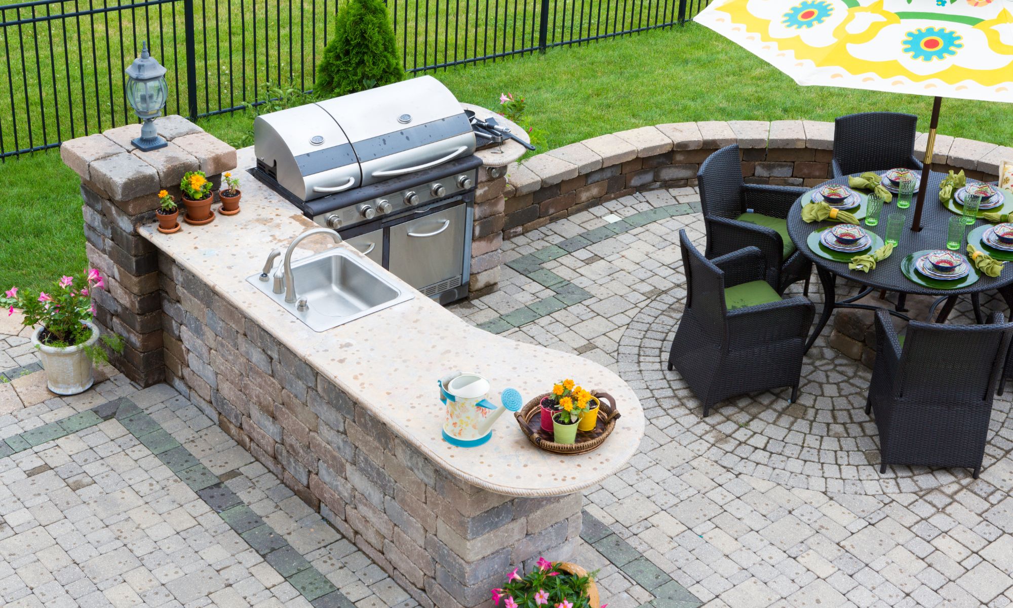 Sizzling Outdoor Kitchens article image